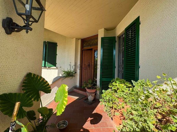 casa indipendente in vendita a Campi Bisenzio