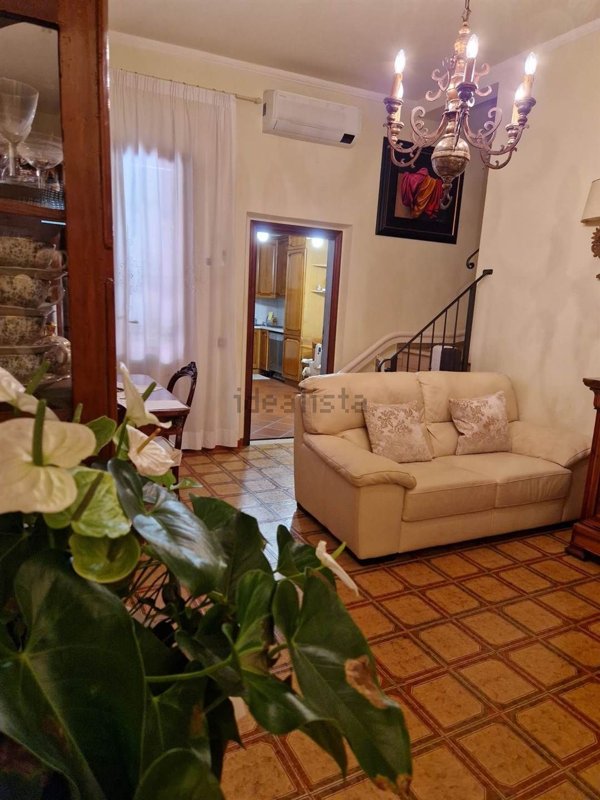 casa indipendente in vendita a Campi Bisenzio