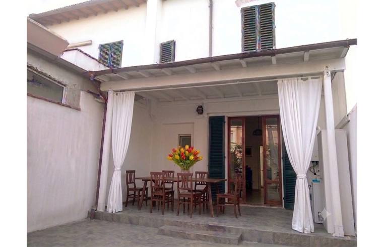 casa indipendente in vendita a Campi Bisenzio