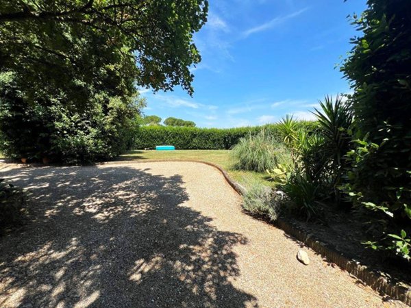 casa indipendente in vendita a Campi Bisenzio
