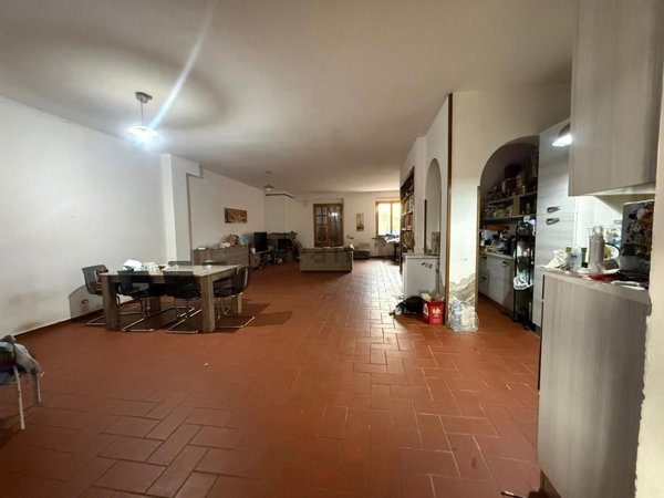 casa indipendente in vendita a Campi Bisenzio