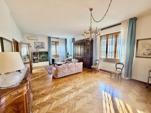 appartamento in vendita a Campi Bisenzio