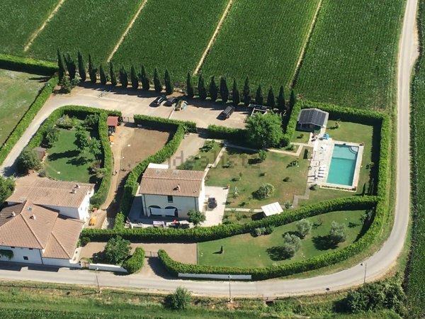casa indipendente in vendita a Campi Bisenzio