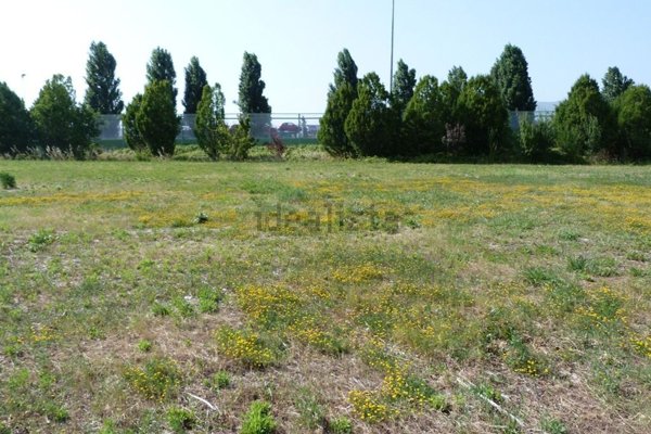 terreno in vendita a Campi Bisenzio in zona Limite