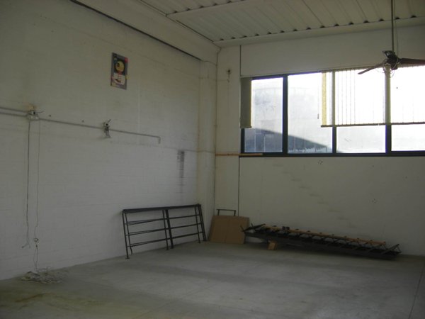 locale commerciale in vendita a Campi Bisenzio