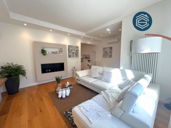 casa indipendente in vendita a Campi Bisenzio
