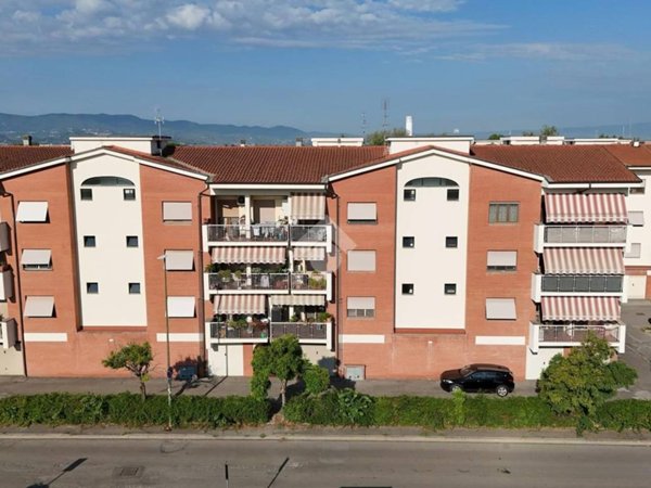 appartamento in vendita a Campi Bisenzio in zona Capalle