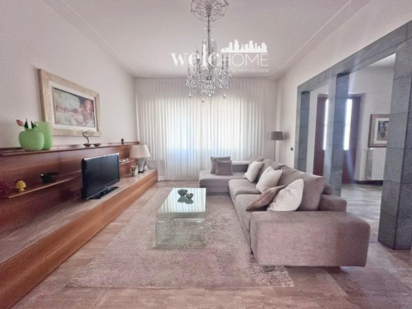 casa indipendente in vendita a Campi Bisenzio