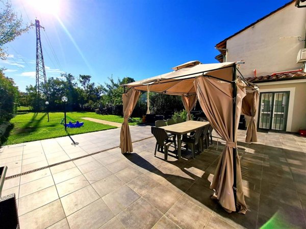 casa indipendente in vendita a Campi Bisenzio in zona San Cresci