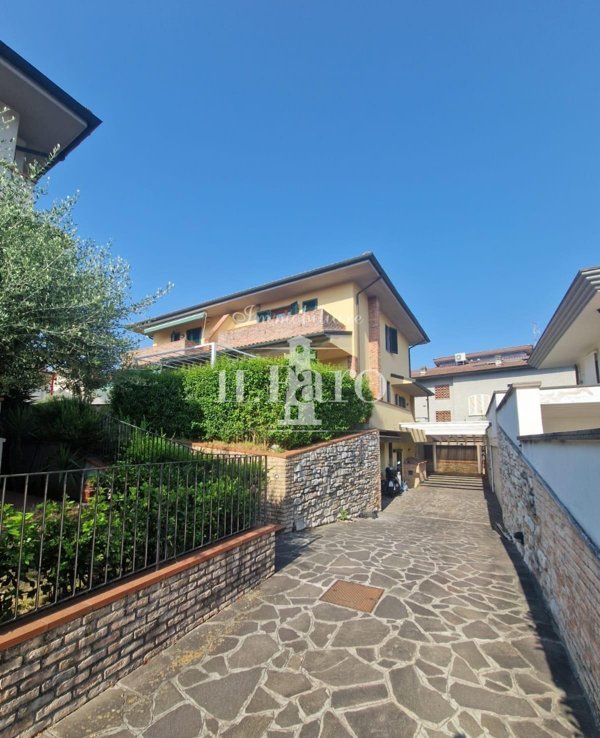 casa indipendente in vendita a Campi Bisenzio in zona San Piero a Ponti