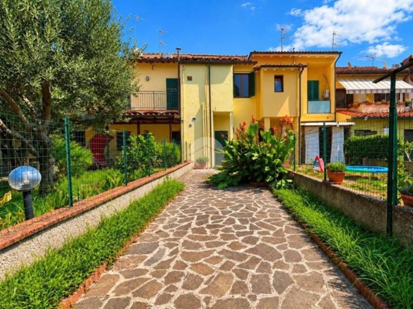 casa indipendente in vendita a Campi Bisenzio in zona San Piero a Ponti