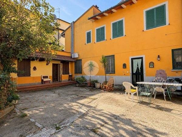 casa indipendente in vendita a Campi Bisenzio in zona San Donnino
