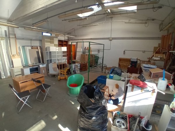 locale commerciale in vendita a Campi Bisenzio