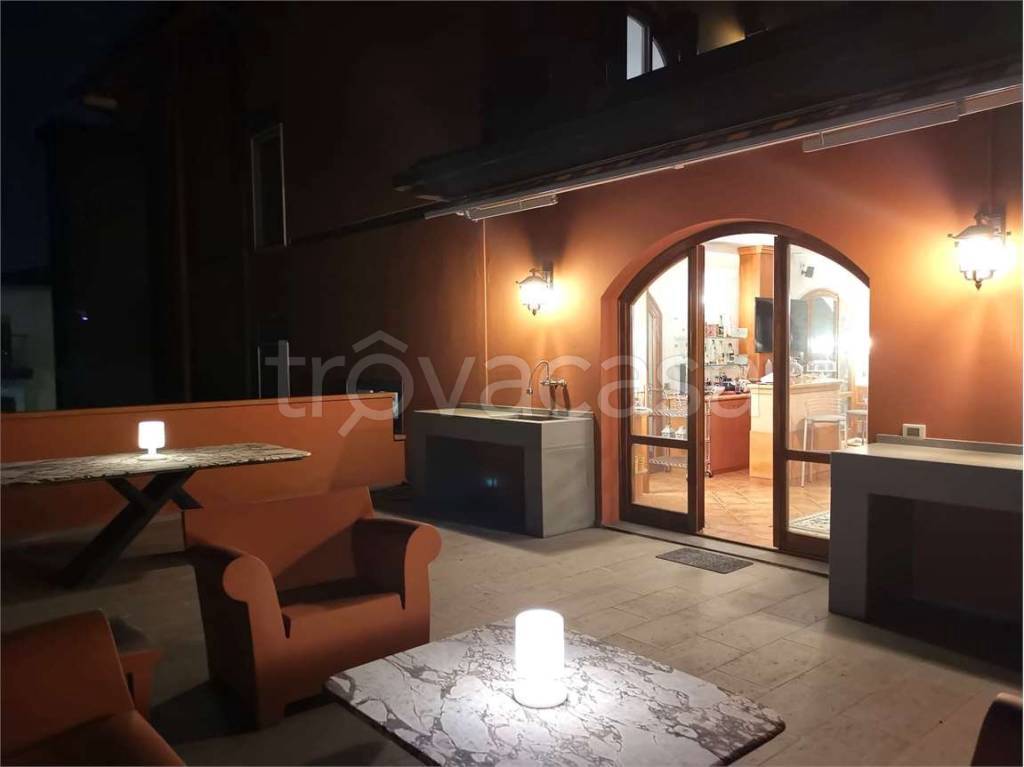 casa indipendente in vendita a Campi Bisenzio
