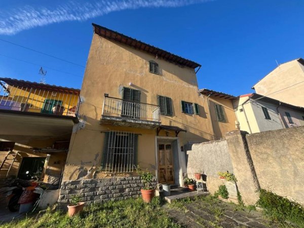 casa indipendente in vendita a Campi Bisenzio