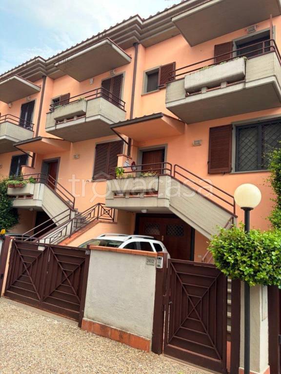 casa indipendente in vendita a Campi Bisenzio