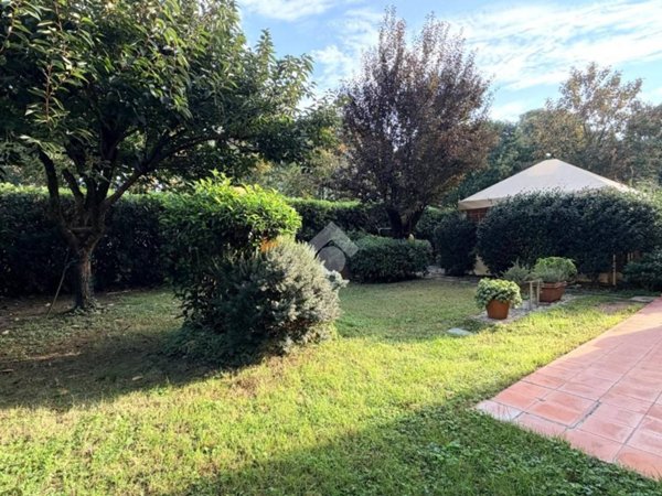 appartamento in vendita a Campi Bisenzio in zona Capalle