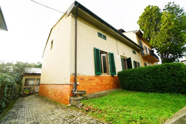 appartamento in vendita a Capraia e Limite in zona Limite sull' Arno