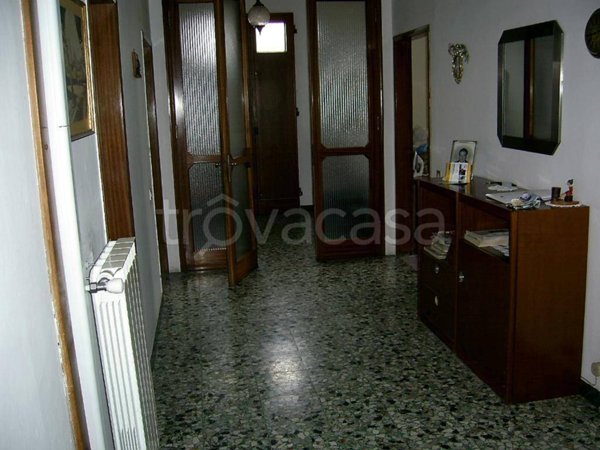 casa indipendente in vendita a Capraia e Limite