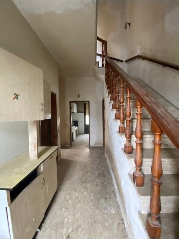 casa indipendente in vendita a Capraia e Limite