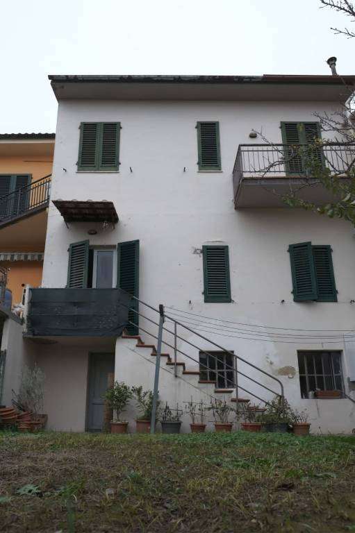negozio in vendita a Capraia e Limite in zona Limite sull' Arno