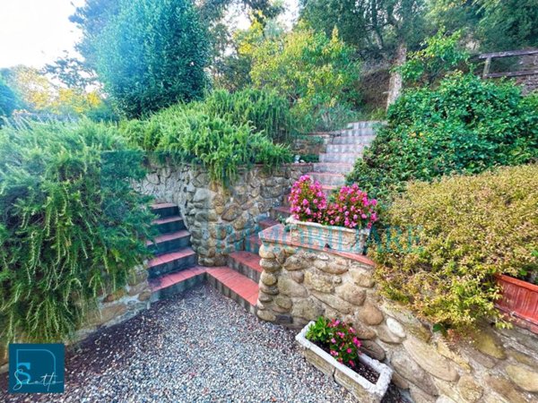 casa indipendente in vendita a Capraia e Limite