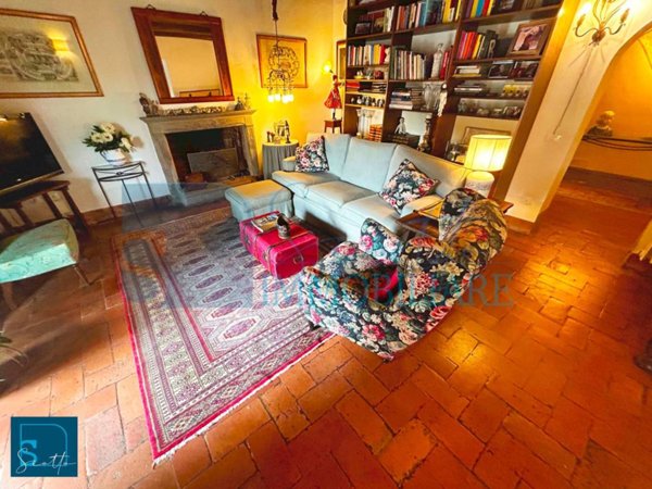 casa indipendente in vendita a Capraia e Limite