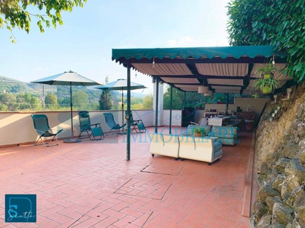 casa indipendente in vendita a Capraia e Limite