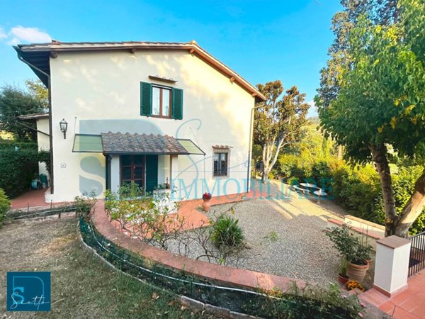 casa indipendente in vendita a Capraia e Limite