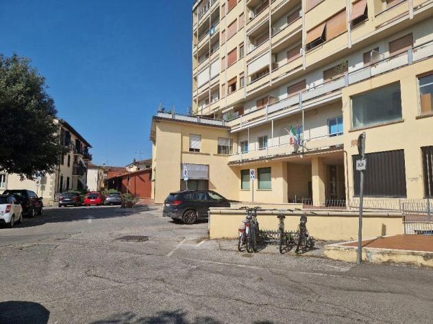 negozio in vendita a Capraia e Limite
