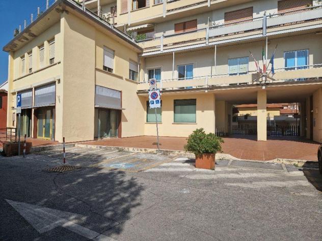 ufficio in vendita a Capraia e Limite