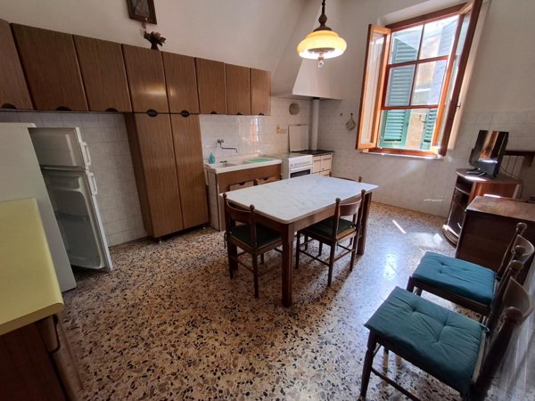 casa indipendente in vendita a Capraia e Limite in zona Limite sull' Arno