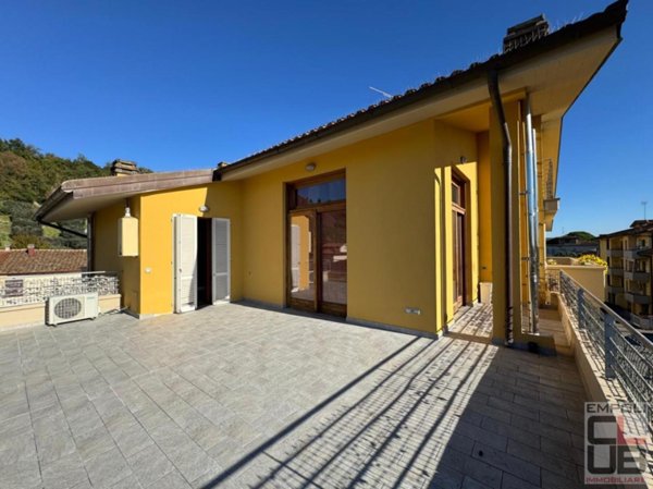 appartamento in vendita a Capraia e Limite