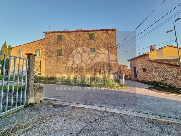appartamento in vendita a Capraia e Limite
