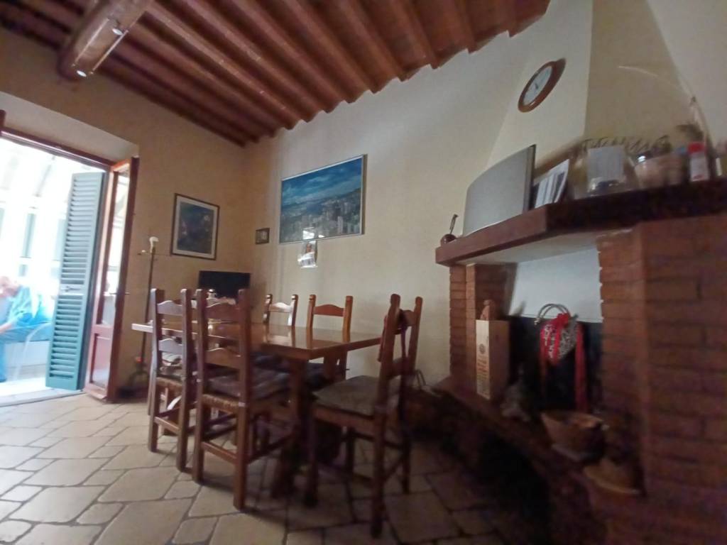 casa indipendente in vendita a Capraia e Limite in zona Limite sull' Arno