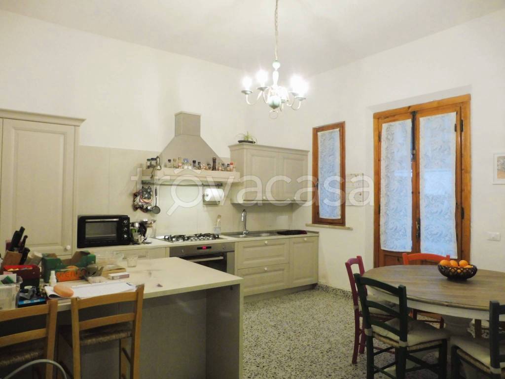 casa indipendente in vendita a Capraia e Limite