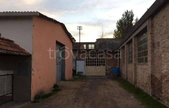 negozio in vendita a Capraia e Limite