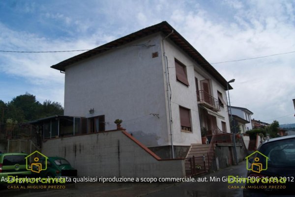 casa indipendente in vendita a Capraia e Limite