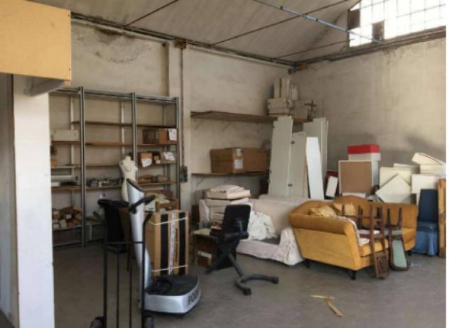 negozio in vendita a Capraia e Limite