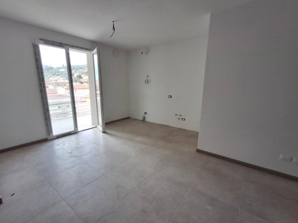 appartamento in vendita a Capraia e Limite