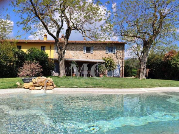 casa indipendente in vendita a Capraia e Limite