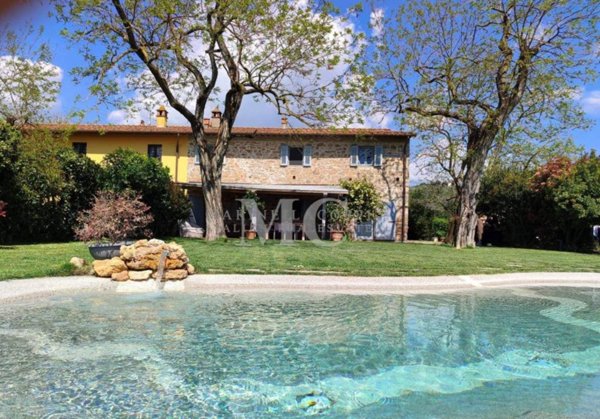 casa indipendente in vendita a Capraia e Limite
