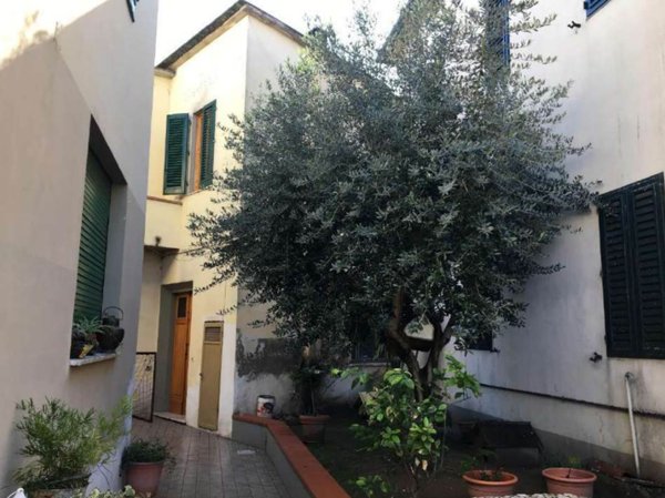 appartamento in vendita a Capraia e Limite
