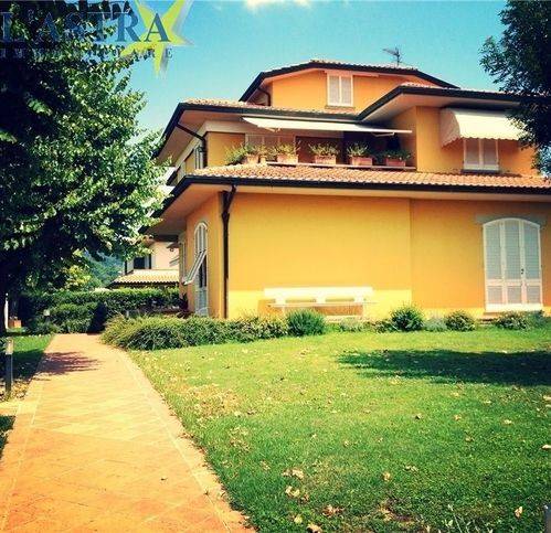 casa indipendente in vendita a Capraia e Limite