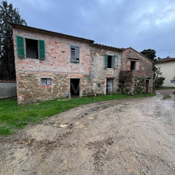casa indipendente in vendita a Capraia e Limite