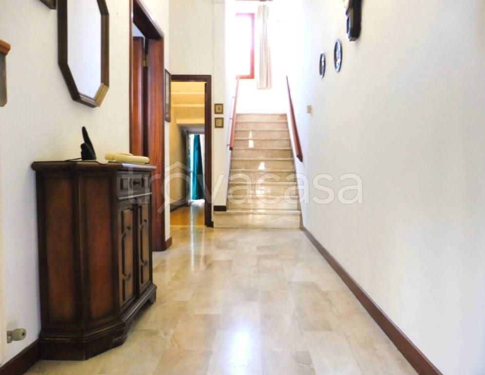 casa indipendente in vendita a Capraia e Limite