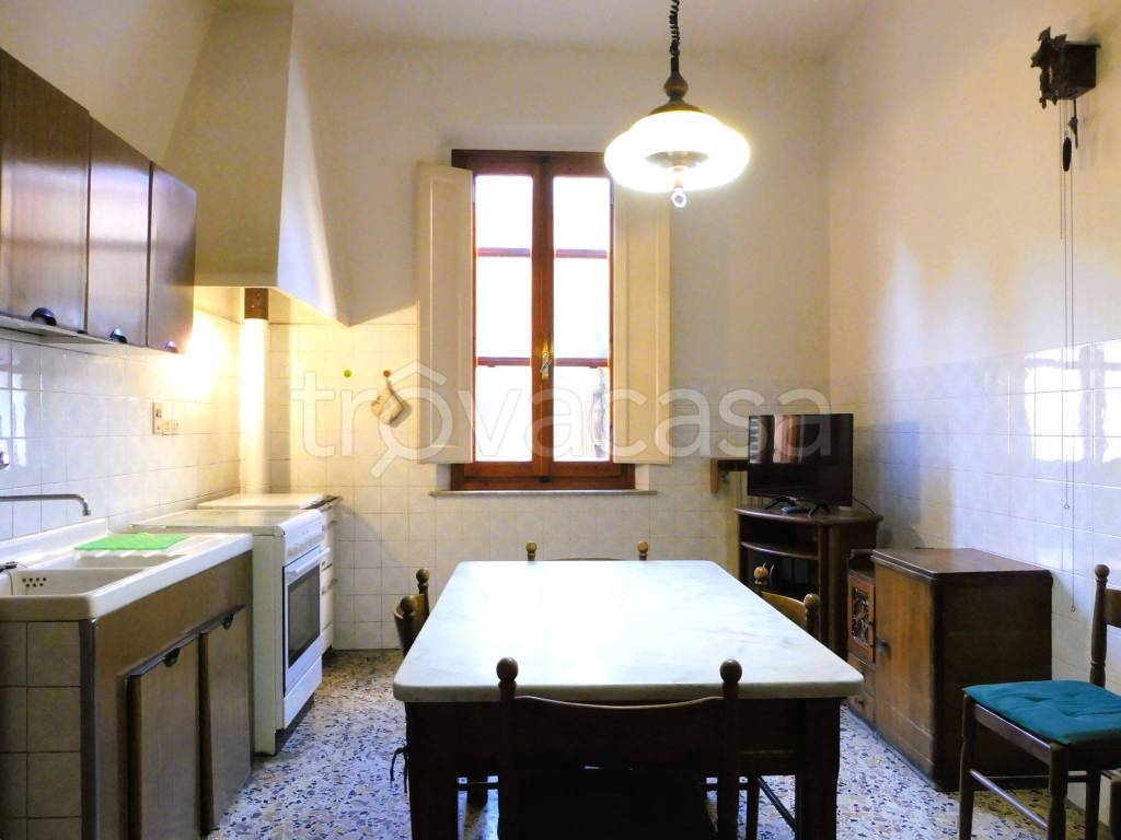 casa indipendente in vendita a Capraia e Limite in zona Limite sull' Arno