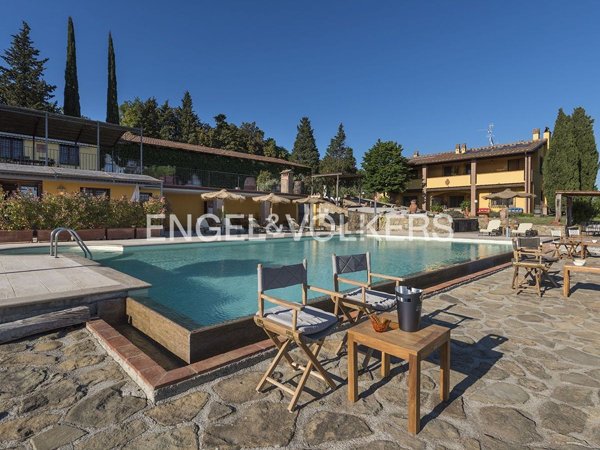 casa indipendente in vendita a Capraia e Limite