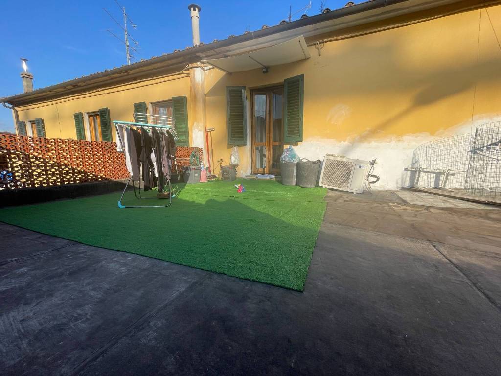 appartamento in vendita a Capraia e Limite in zona Limite sull' Arno