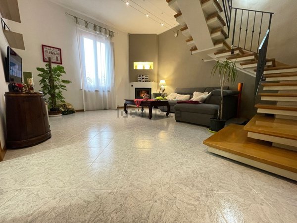 appartamento in vendita a Capraia e Limite